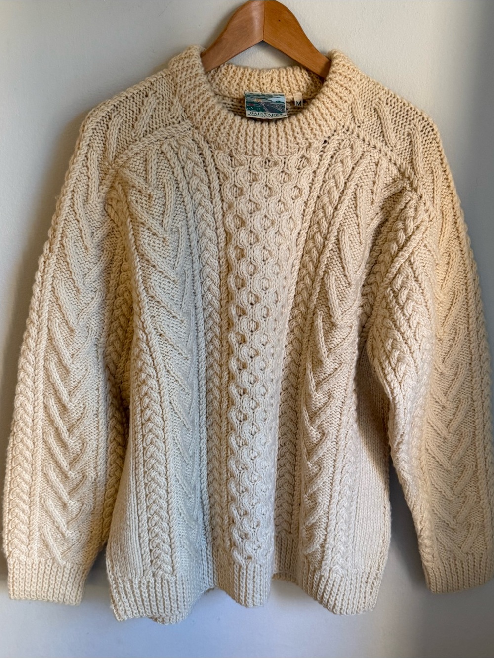 Gaeltarra Handknit Ireland Size M 100% Pure New Wool Aran Cable Knit Sweater